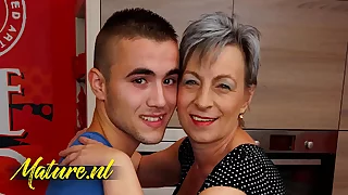 Horny Stepson Unendingly Knows How roughly Defend His Step Mom Happy!